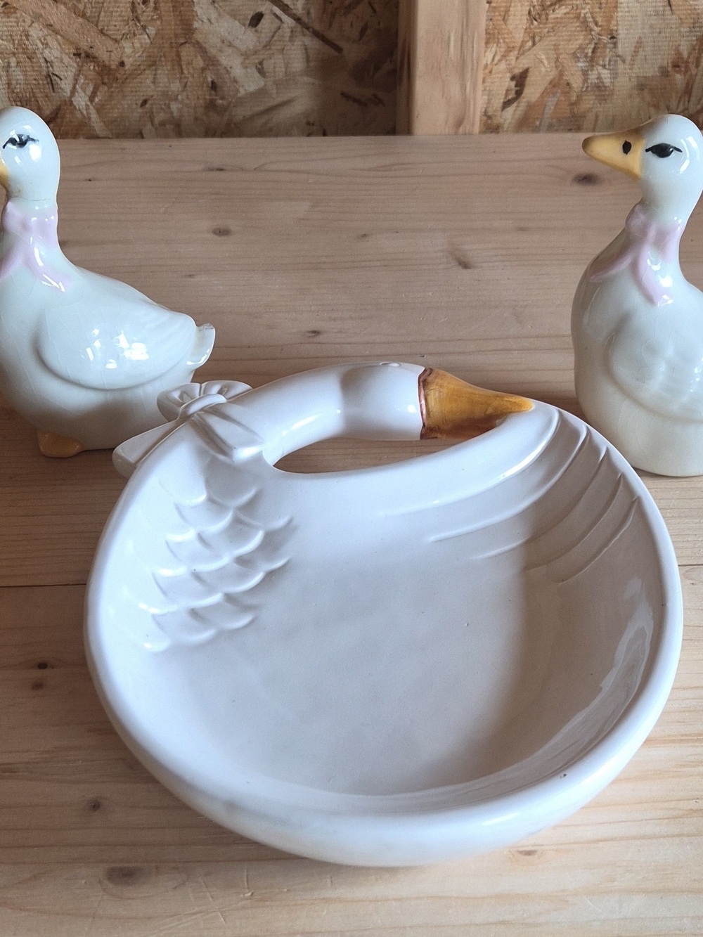 Ceramic Animal Bird Duck/Goose Soap Dish, Glossy, Free Standing